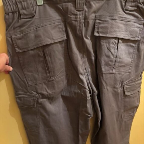 MENS: NO BRAND: SIZE 40X32 CARGO PANTS: NWT - Picture 10 of 11